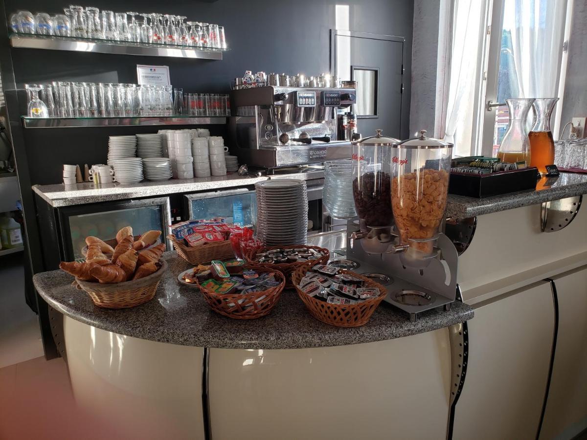 Saint-Céré Hotel Du Touring מראה חיצוני תמונה