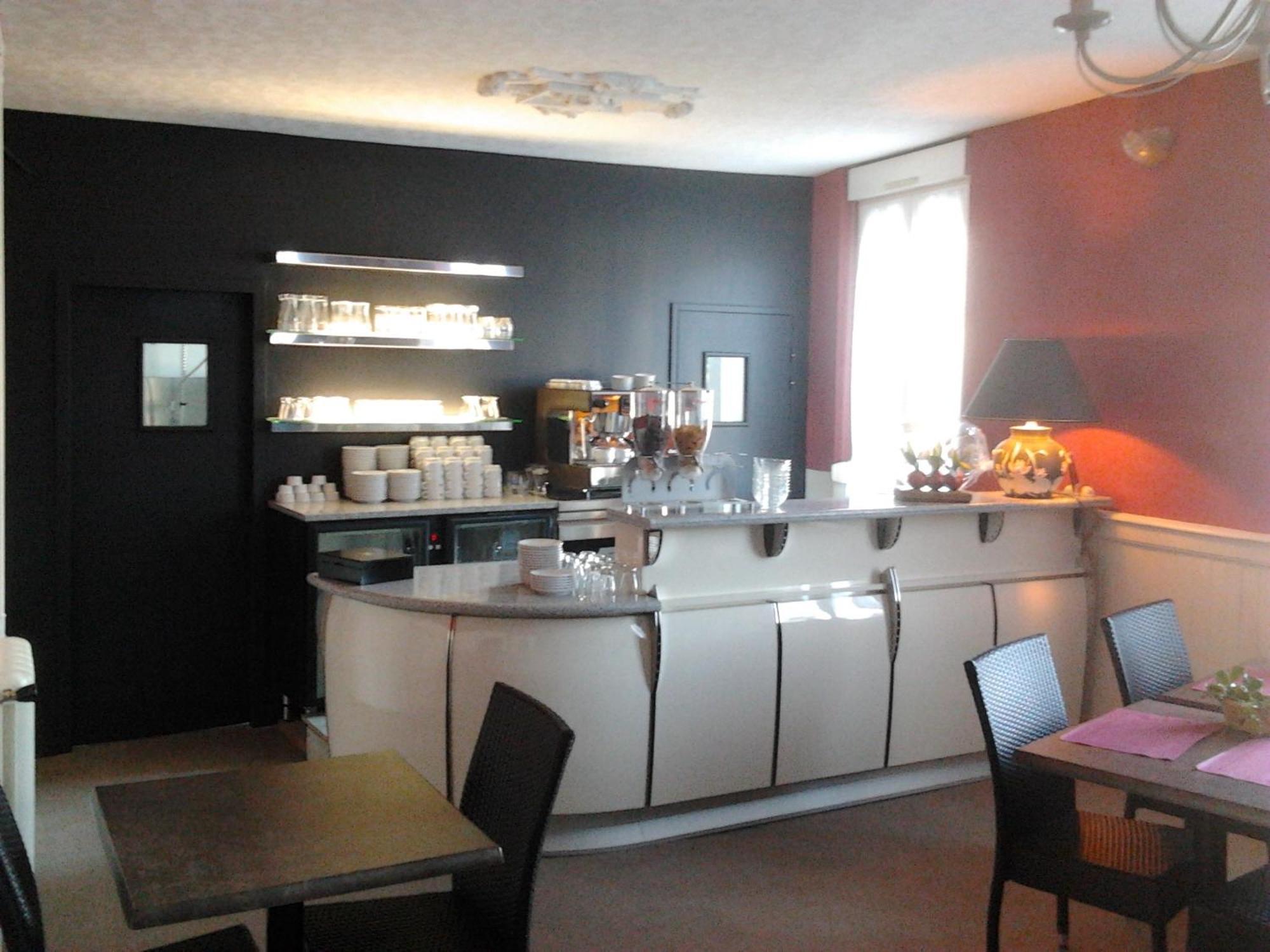 Saint-Céré Hotel Du Touring מראה חיצוני תמונה