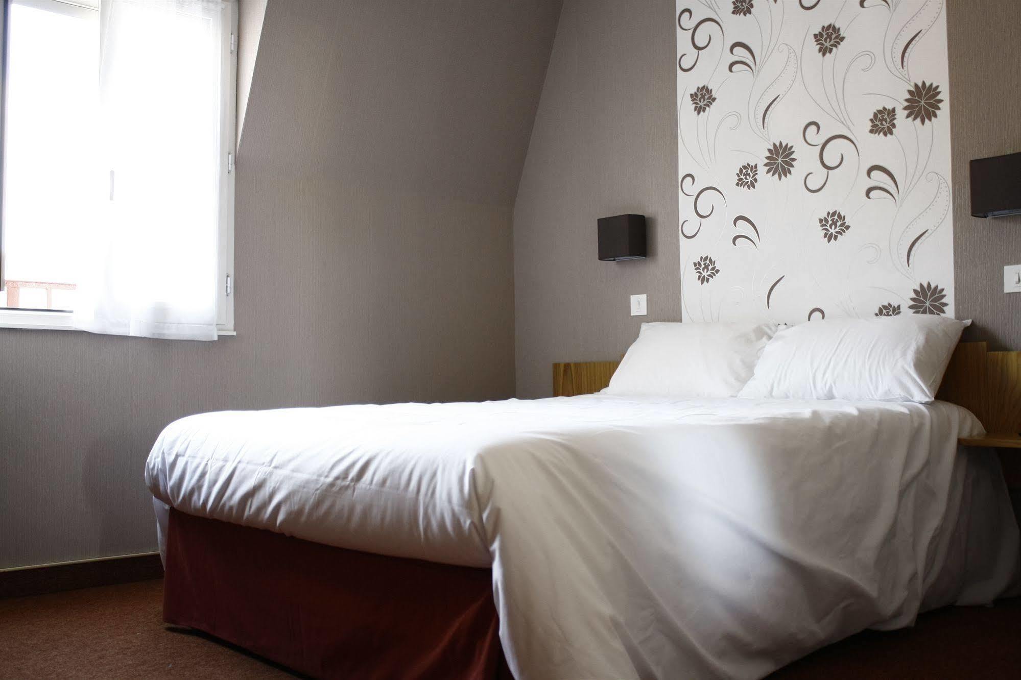Saint-Céré Hotel Du Touring מראה חיצוני תמונה